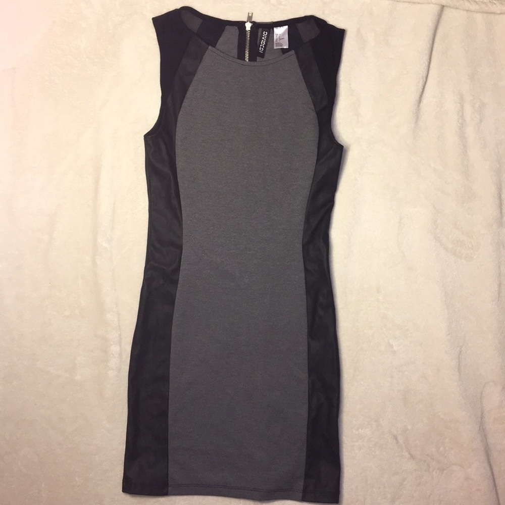 Black & Gray Midi NO sleeve Dress !